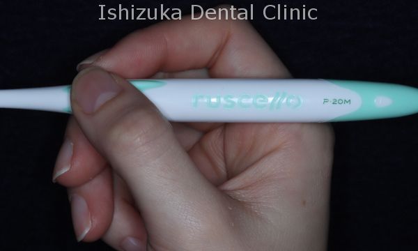 歯ブラシを鉛筆を持つように握る